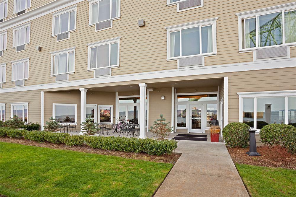 Holiday Inn Express Hotel & Suites Astoria By Ihg Exterior photo