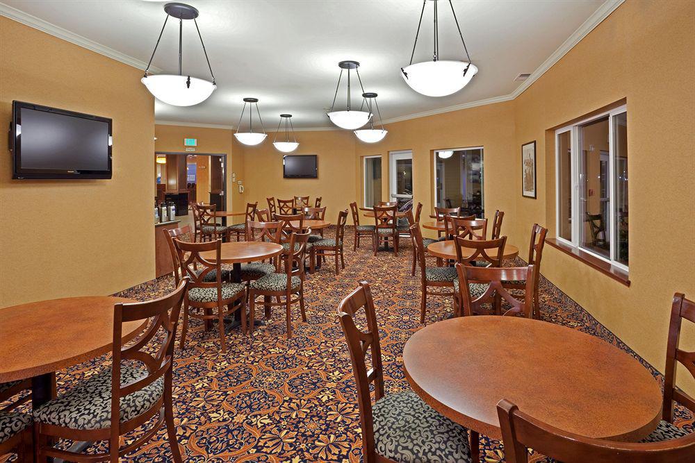 Holiday Inn Express Hotel & Suites Astoria By Ihg Restaurant photo