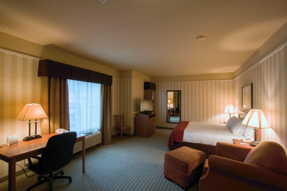 Holiday Inn Express Hotel & Suites Astoria By Ihg Exterior photo