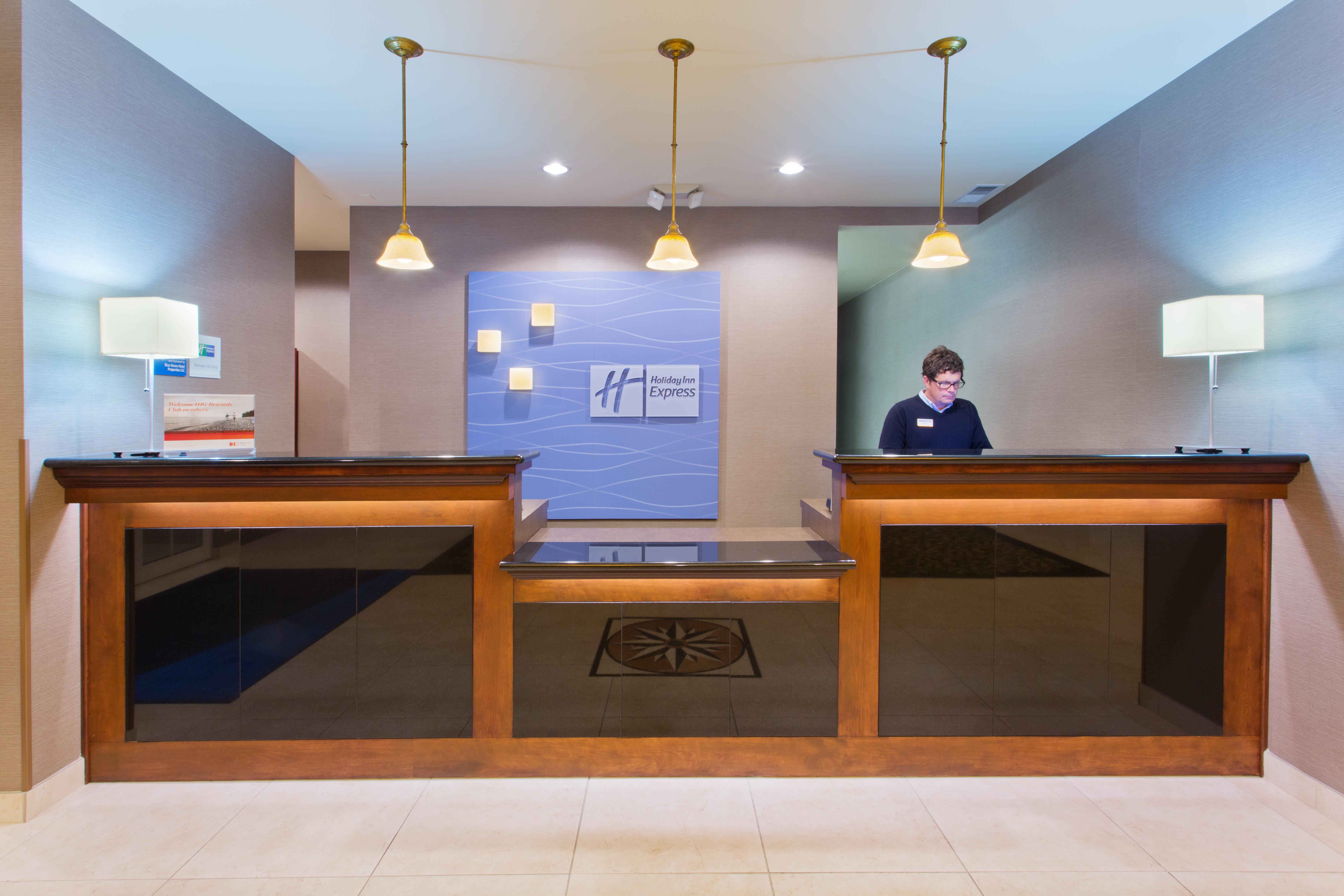 Holiday Inn Express Hotel & Suites Astoria By Ihg Exterior photo