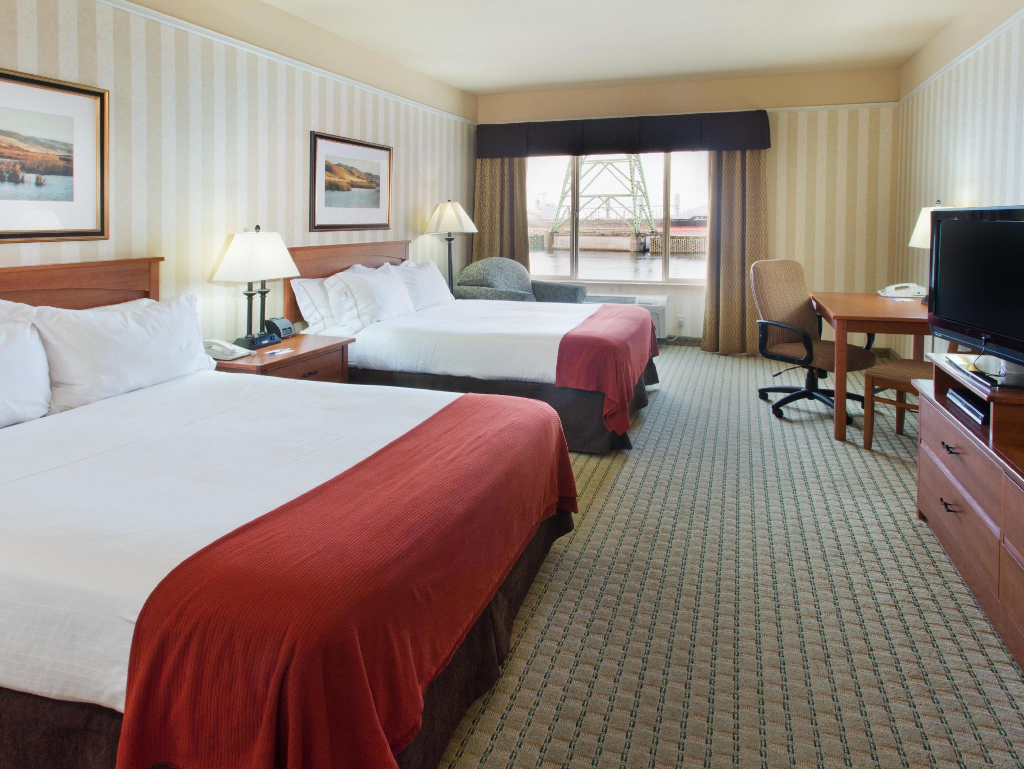 Holiday Inn Express Hotel & Suites Astoria By Ihg Exterior photo