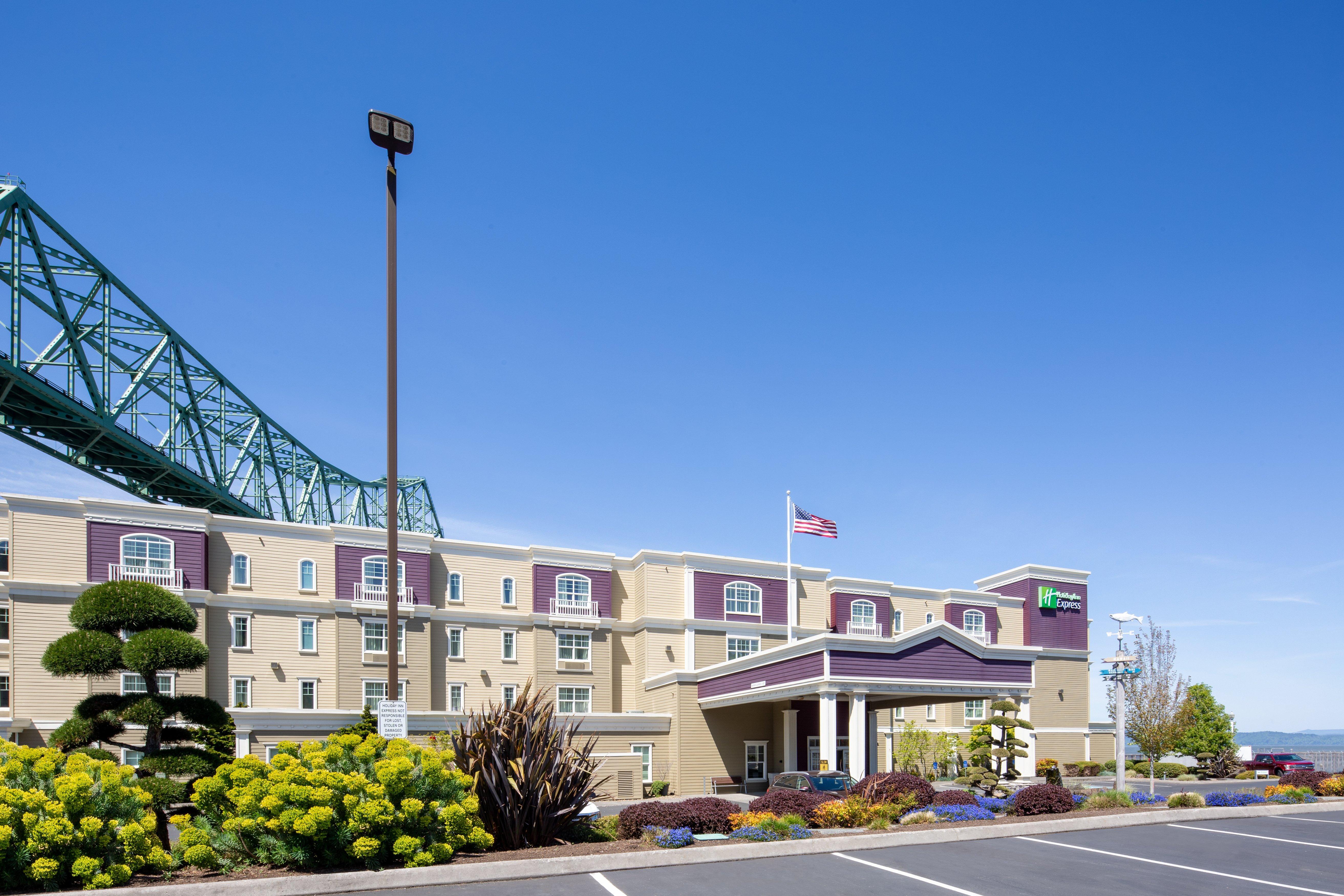 Holiday Inn Express Hotel & Suites Astoria By Ihg Exterior photo