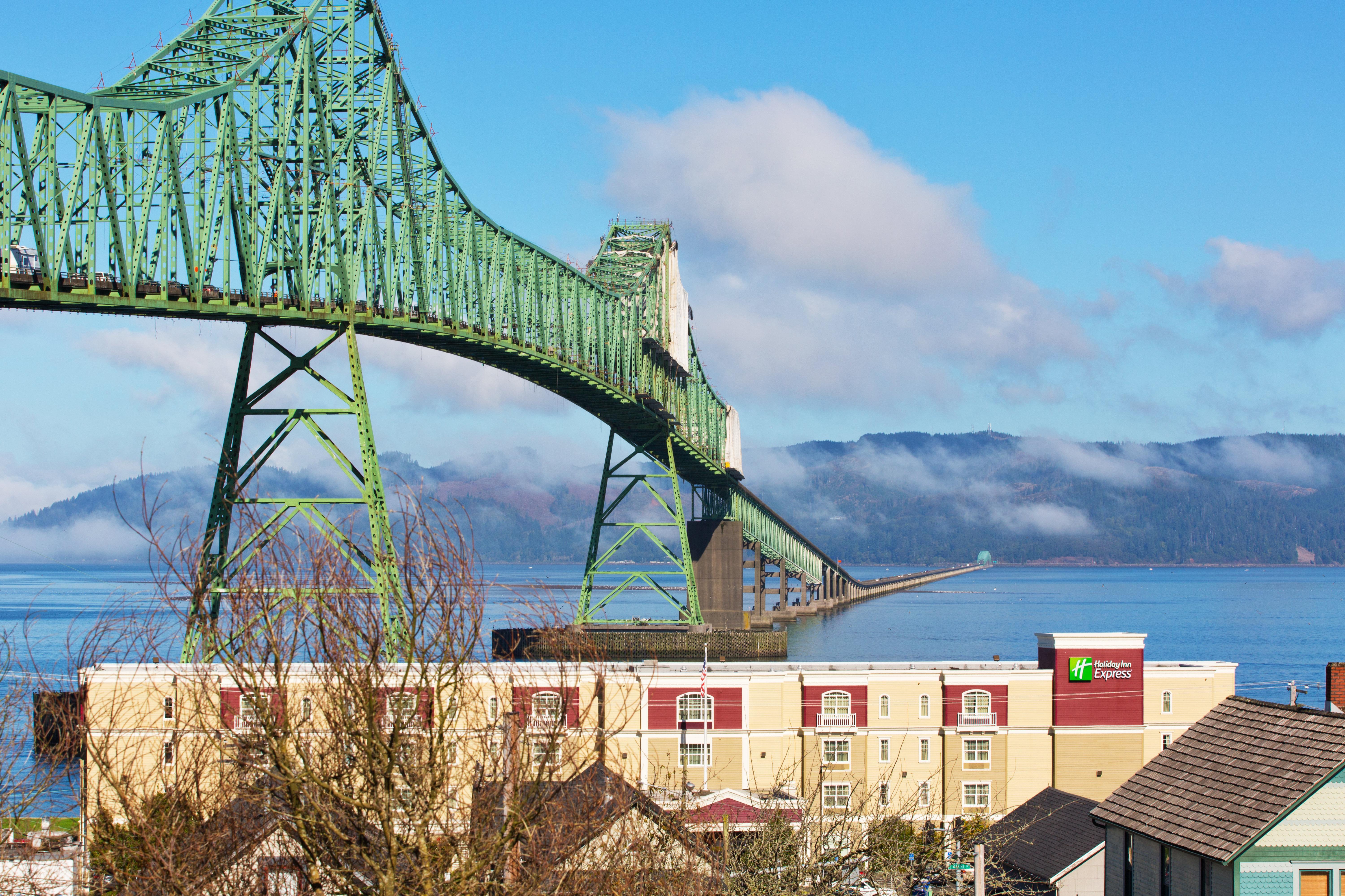 Holiday Inn Express Hotel & Suites Astoria By Ihg Exterior photo
