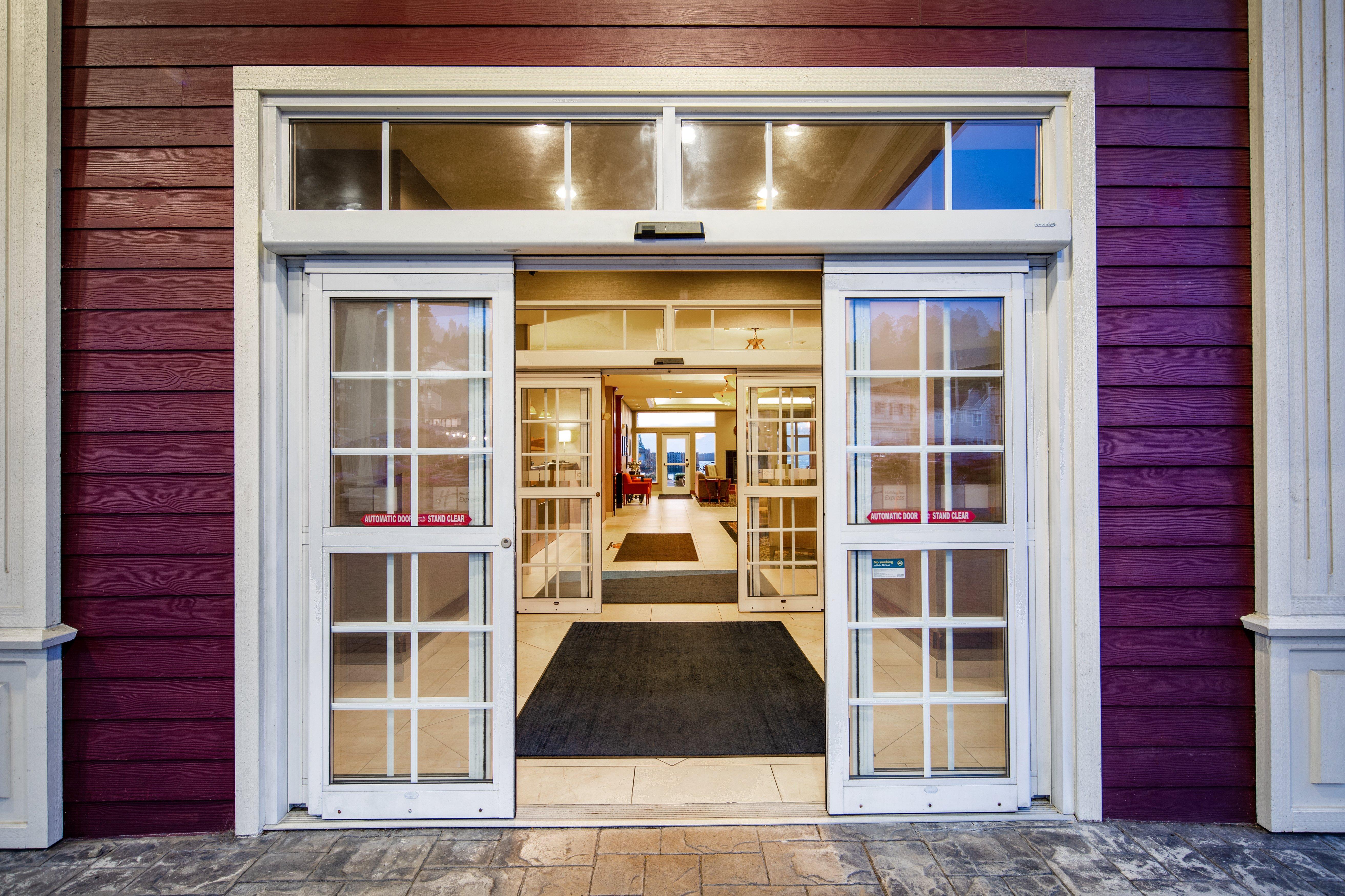 Holiday Inn Express Hotel & Suites Astoria By Ihg Exterior photo