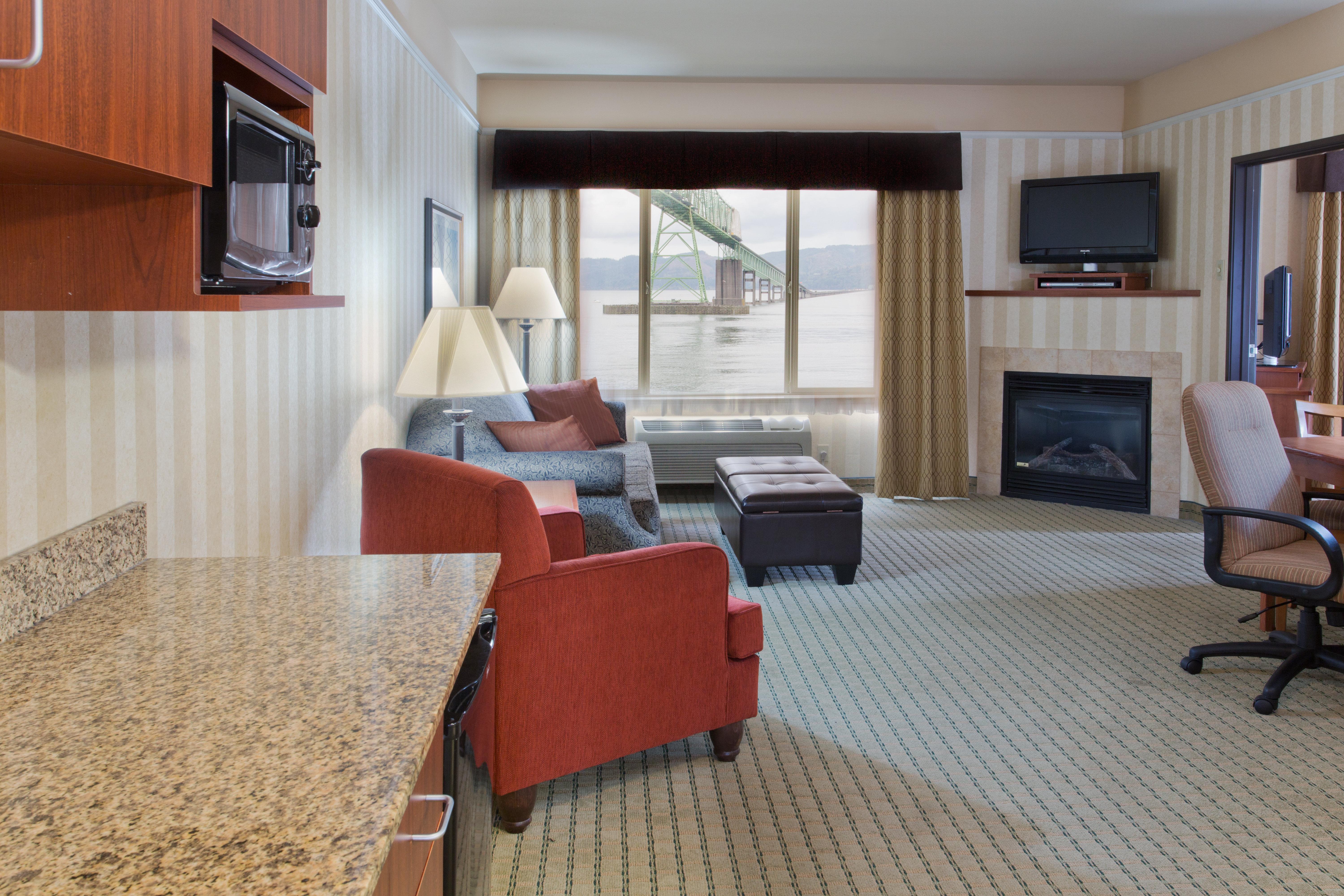 Holiday Inn Express Hotel & Suites Astoria By Ihg Exterior photo